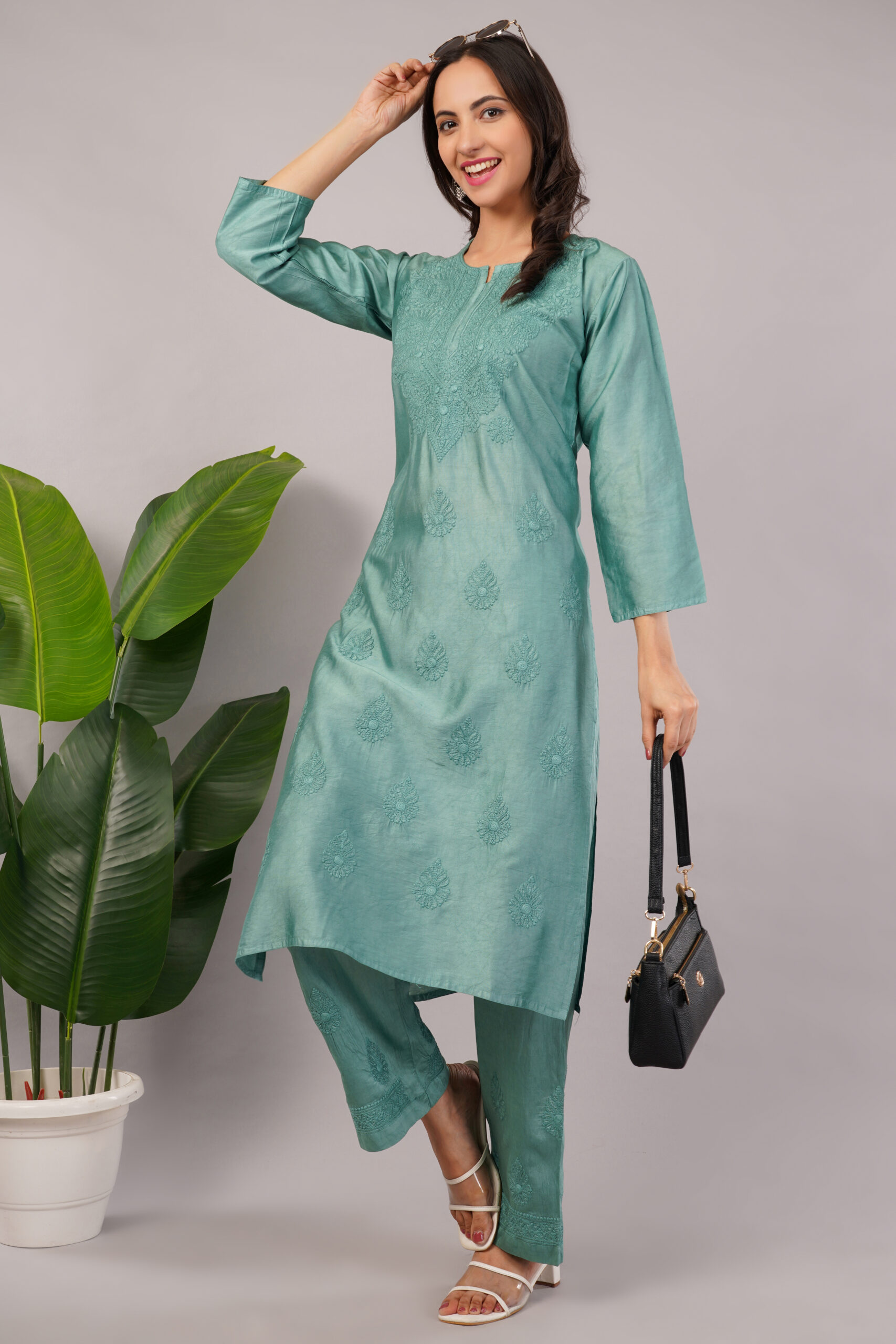 using chikankari